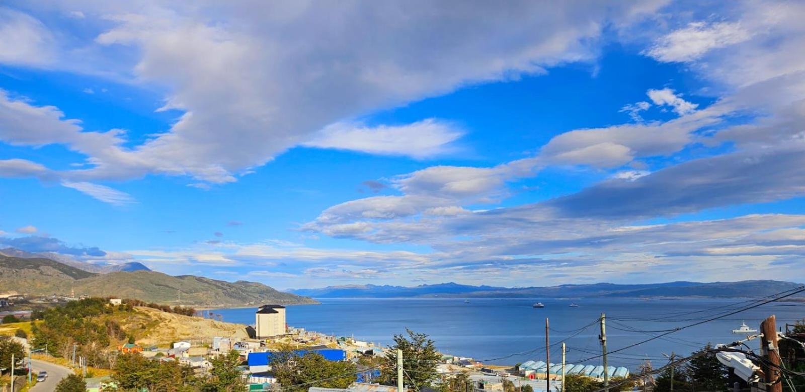 Dpto Amplio Con Vista A La Bahia Apartment Ushuaia Exterior foto